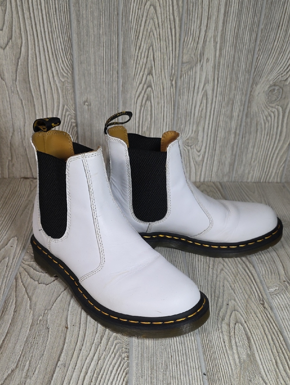 Dr. Martens 2976 White Smooth Leather Chelsea Boots Womens Size 9